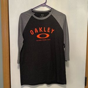 Oakley baseball tee 3/4 sleeve. Men Large. Worn